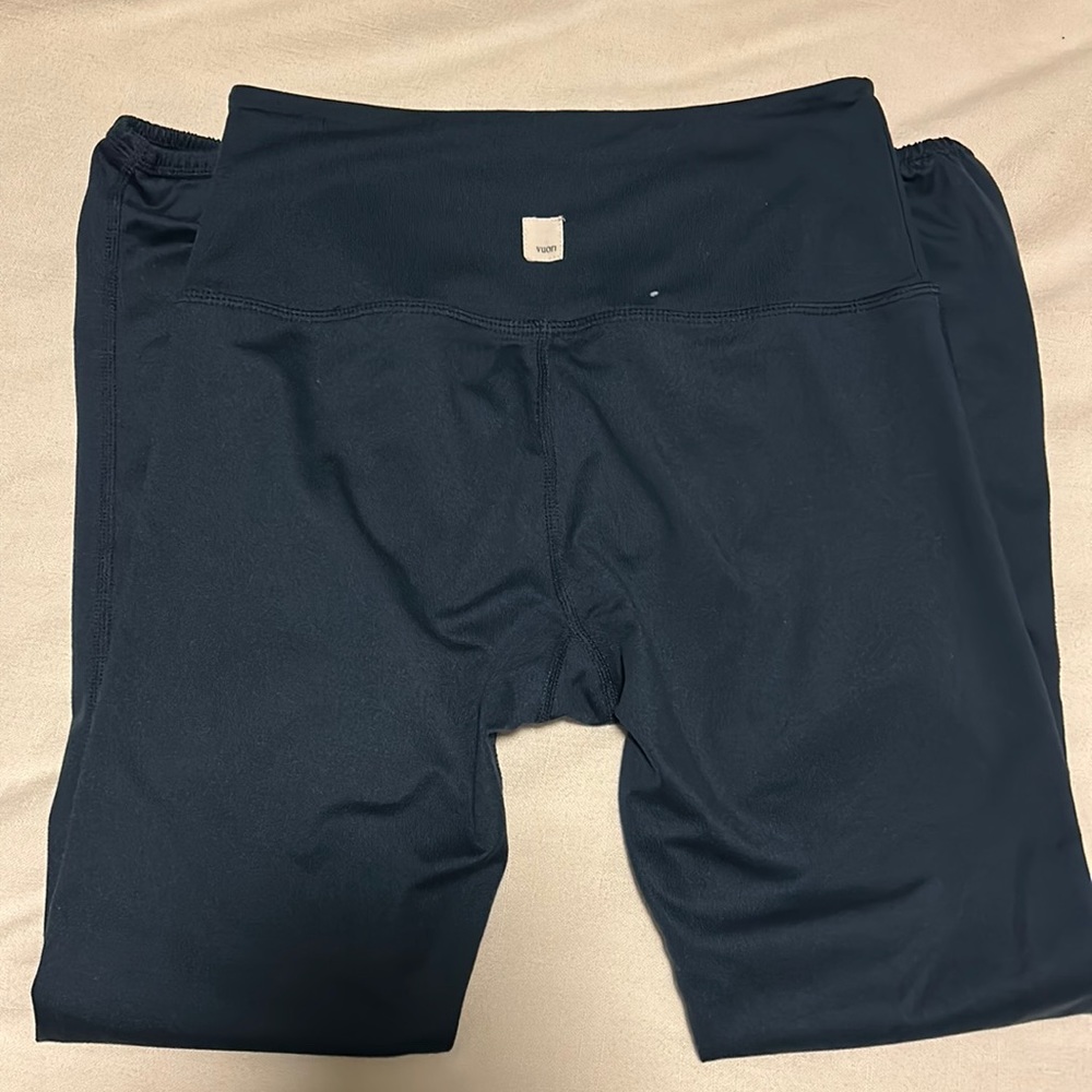 Vuori cropped navy blue leggings